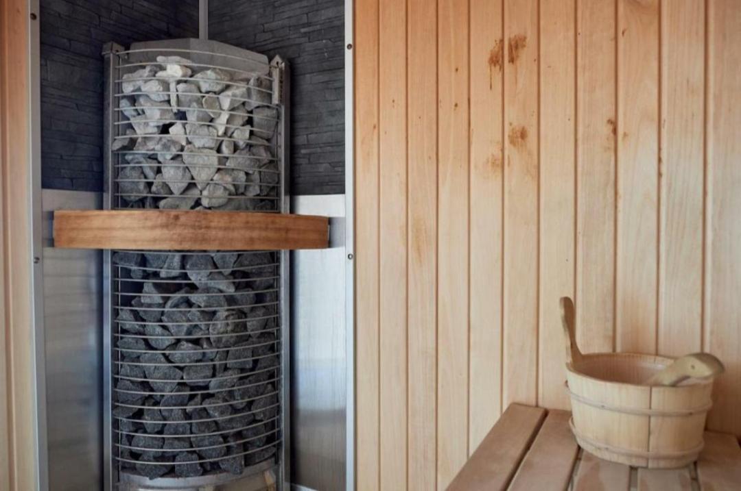 Alezzi Luxury Apartment Spa Resort Piscina Incalzita Sauna Parking Нэводари Экстерьер фото